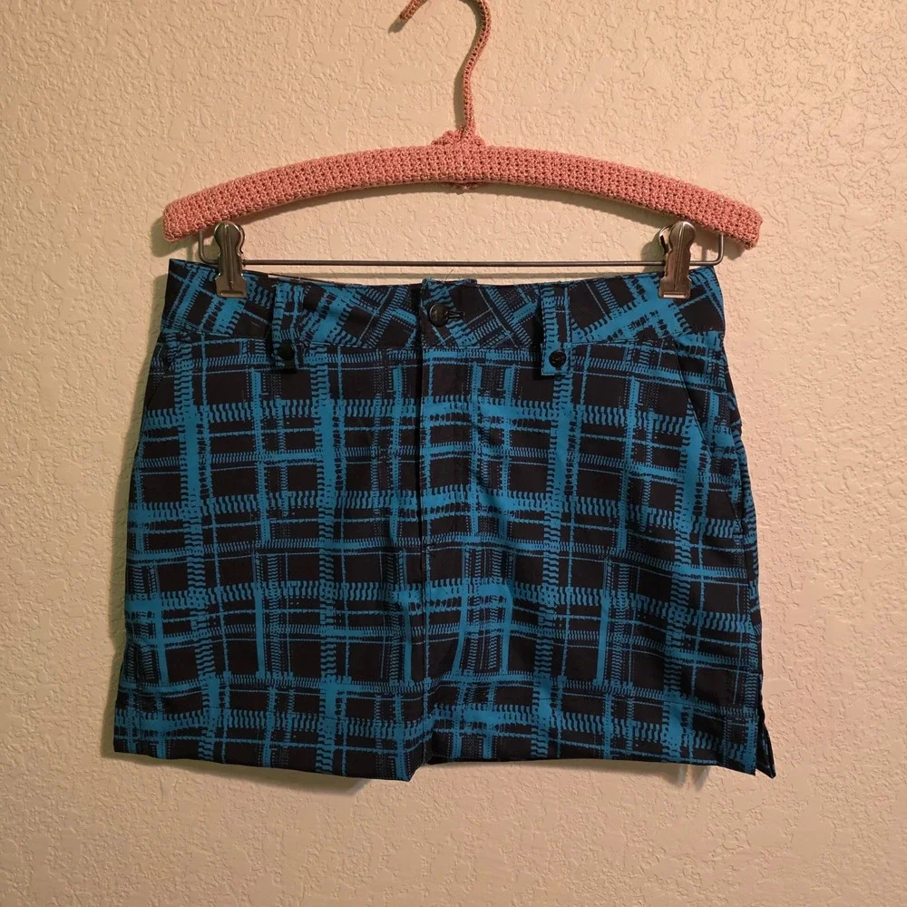 Under Armour Womens Blue Black Plaid Golf Skort Built In Shorts Size 2 NWT - Picture 1 of 4